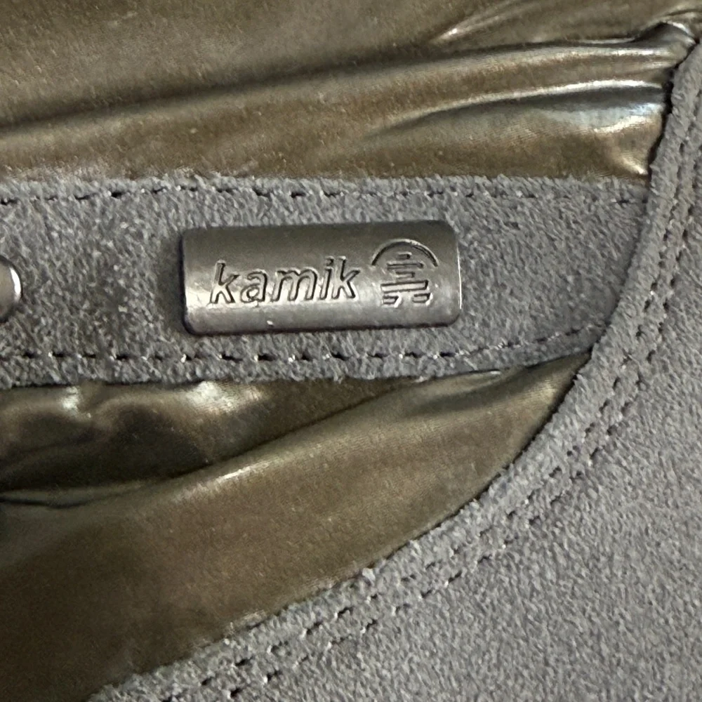 Kamik Snow Boots  sz 11 Women's Waterproof Metallic Silver Winter Boots Ski Hike